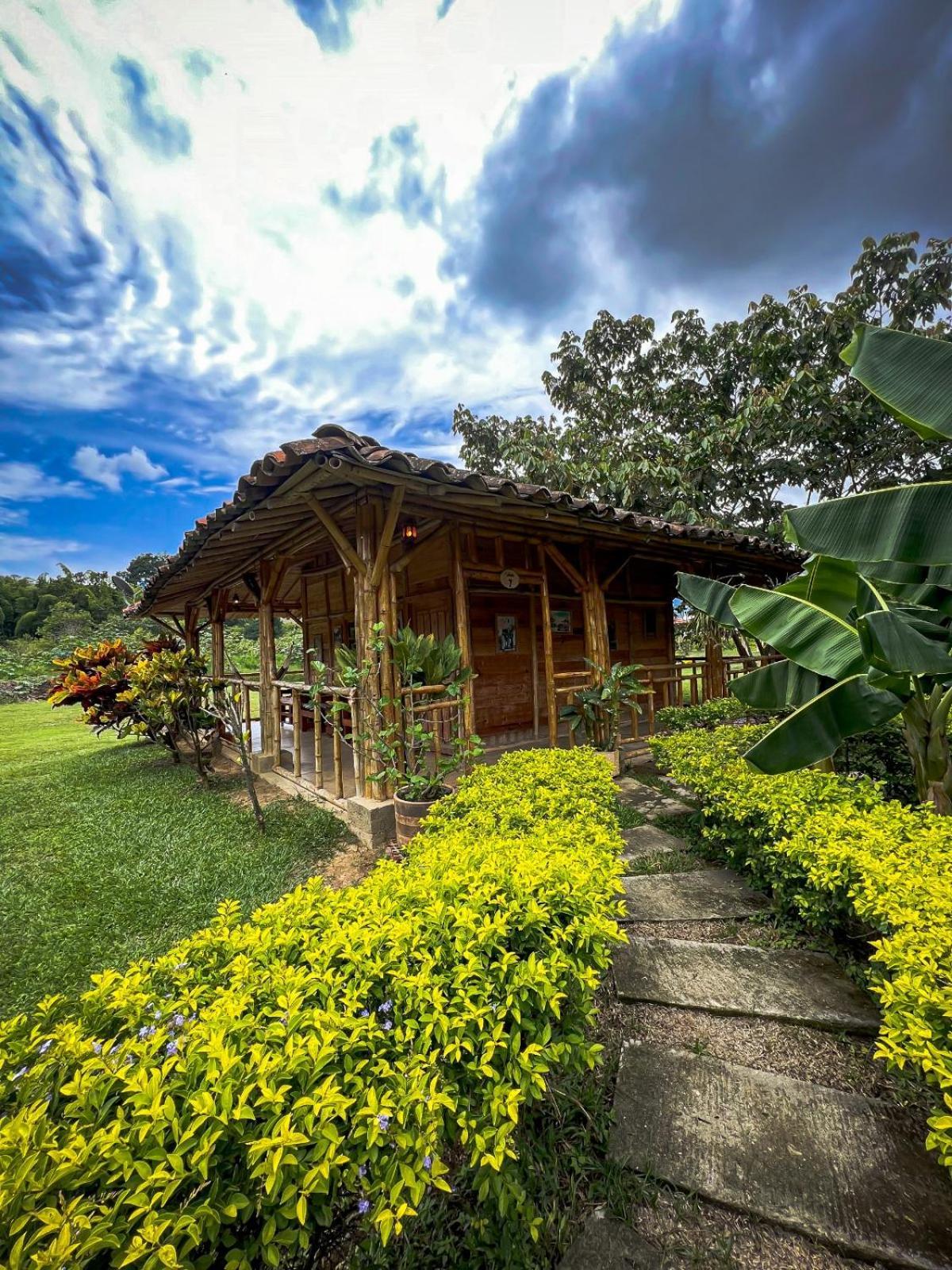 Hotel Campestre Campos Verdes Roldanillo Esterno foto